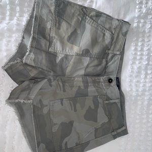 Abercrombie Camo Shorts Size 31